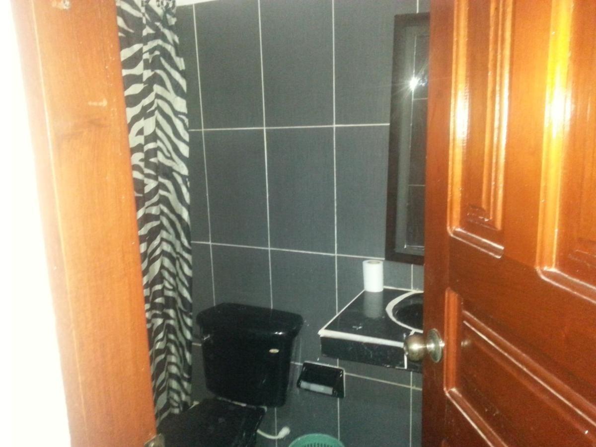 Hostal Selvatrip Leticia Eksteriør billede